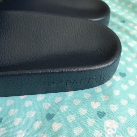 IVY PARK Metallic Sliders Size 5.5 - Picture 2 of 3